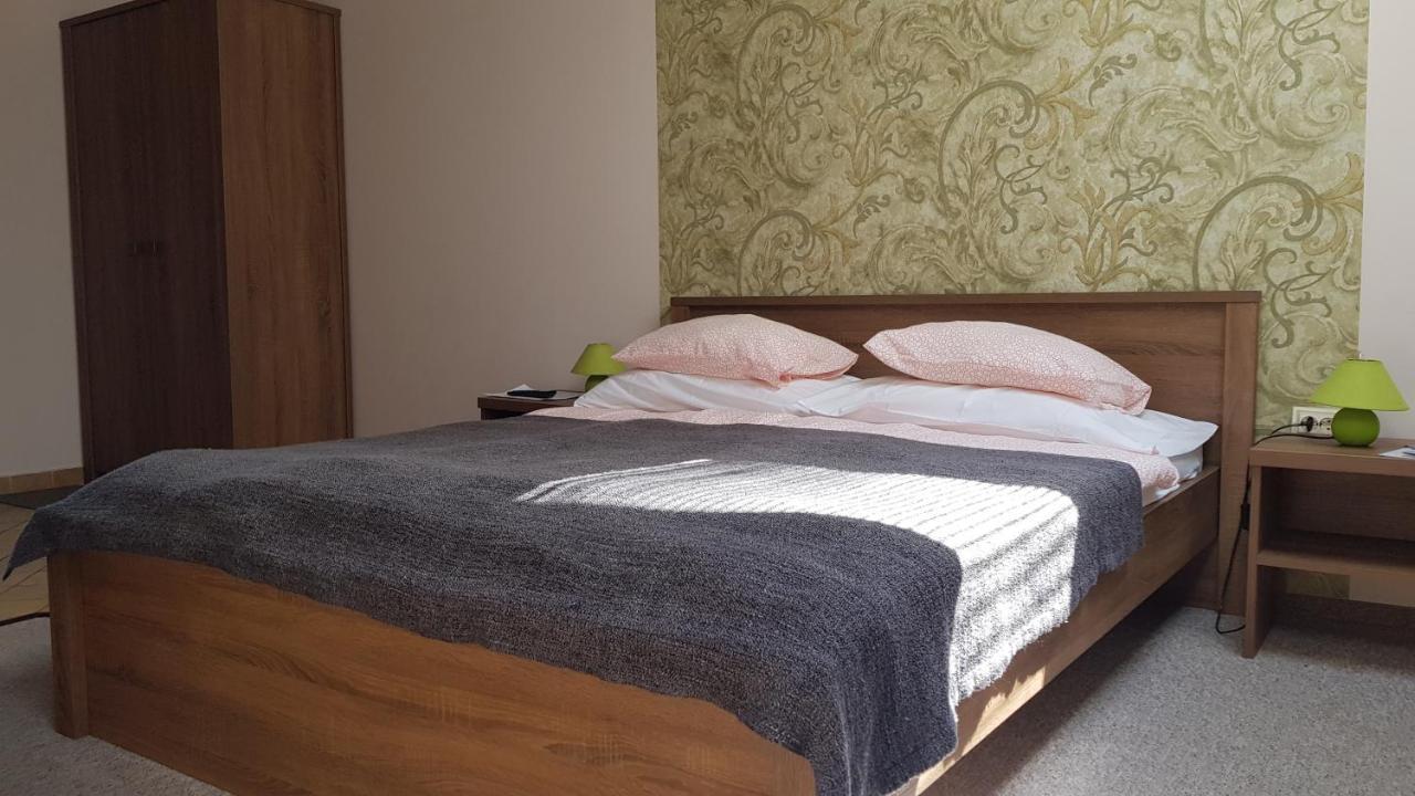 גיולה Vegvar Delux Apartman מראה חיצוני תמונה